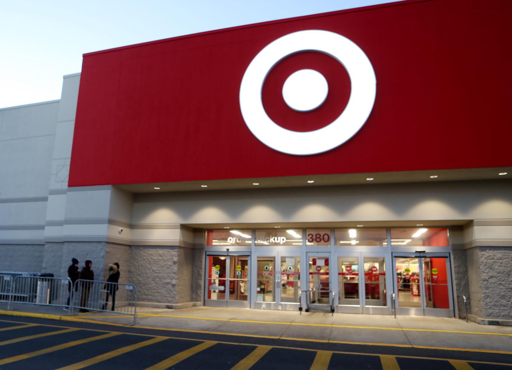 112418_nws_blackfriday